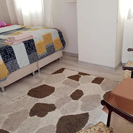Kpz Flats - Cheap Staying Sleeping Place Apartment